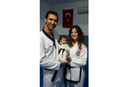 KUZEY KIBRIS TÜRK CUMHURİYETİ GTF AVRASYA ŞAMPİYONASI GTF & WTF 79 KG. ŞAMPİYONU MİLLİ SPORCUM ABDULLAH RAMADAN ve AİLESİ – MİLLİ ANTRENÖR SEFER GÜNEŞ