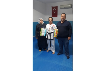 KUZEY KIBRIS TÜRK CUMHURİYETİ GTF AVRASYA ŞAMPİYONASI 60 KG. ŞAMPİYON MİLLİ SPORCUM HATİCE GÖKTÜRK ve AİLESİ – MİLLİ ANTRENÖR SEFER GÜNEŞ