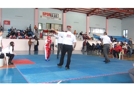 CENGİZ BERK KUTLU KICK BOKS MÜSABAKASI ANTRENÖR SEFER GÜNEŞ
