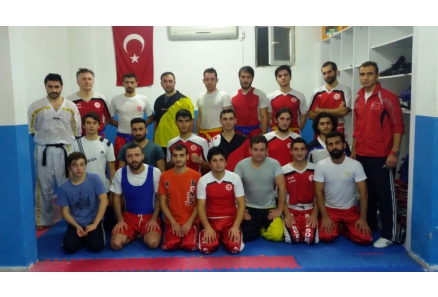 BURSA KICK BOKS EKİBİ BİZİM SALONDAN