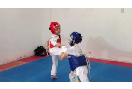 MİNİKLERİN KUŞAK MÜCADELESİ