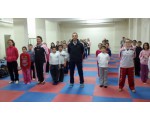BURSA KICK BOKS OKULLARDA ANTRENÖR : SEFER GÜNEŞ